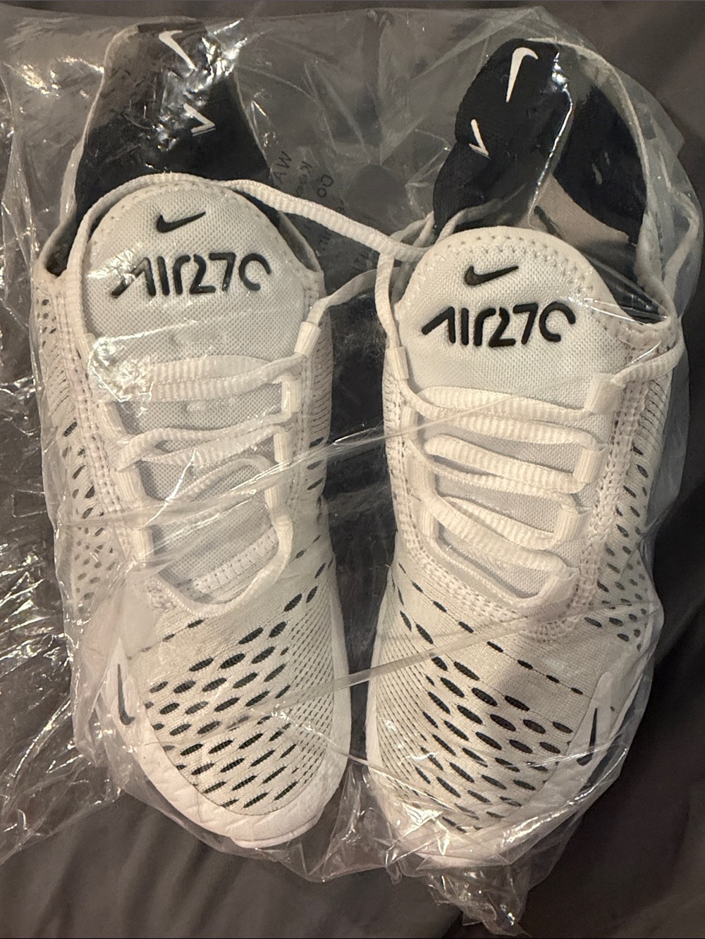 Nike women’s Air270 White and Black Mesh Sneakers